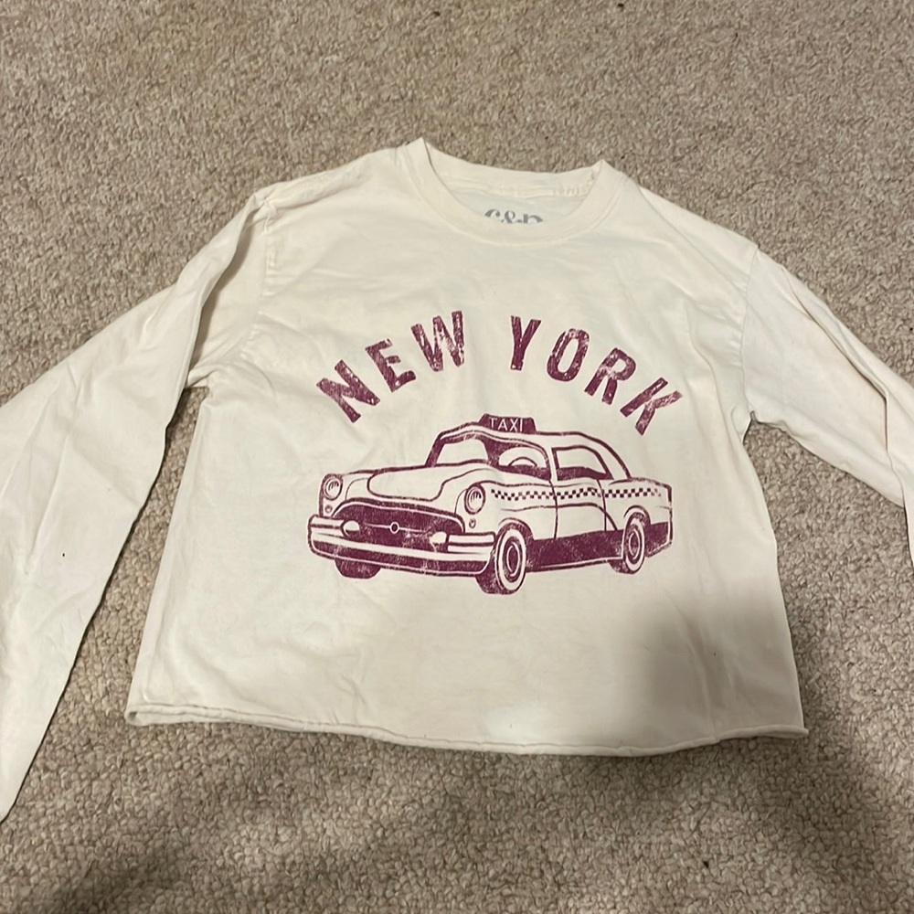 Long sleeve-cropped-graphic shirt